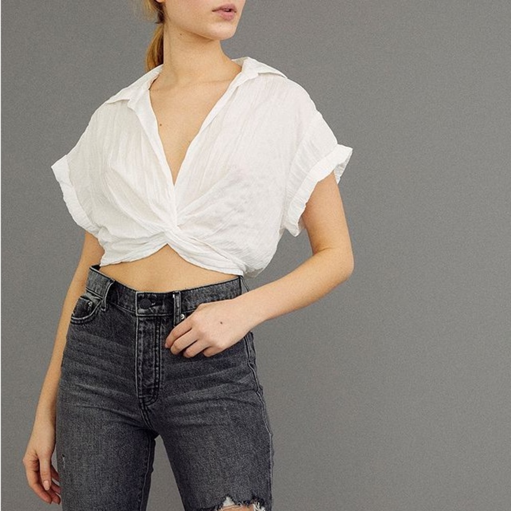 Urban Outfitters (White Twist Crop Top)